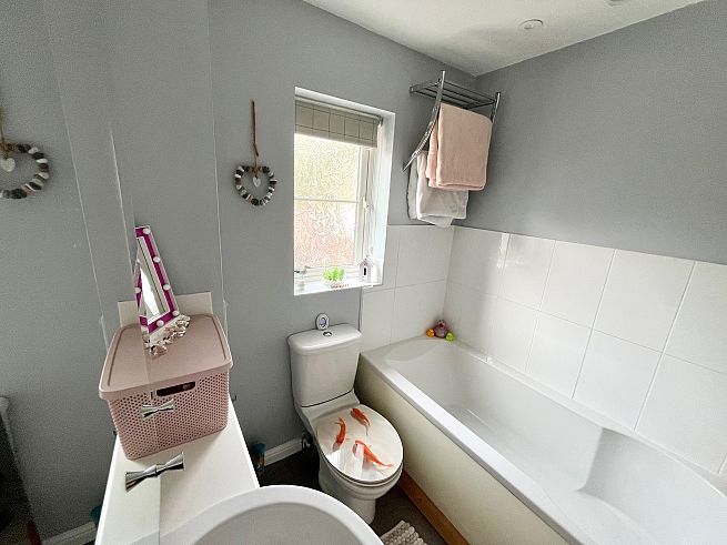 34 Wood End Close, Sharnbrook